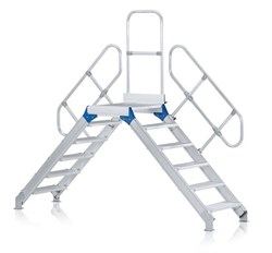 Алюминиевый переход с платформой Zarges Z600 600мм 7 ступеней 60° 40359906 - фото 99082